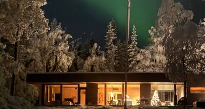 Aurora Lake Villa with Hot Tub
