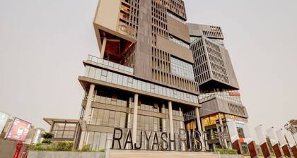 Super Deluxe Room Hotel Rajyash Rise