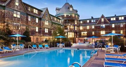 Deluxe 2BR at Wyndham Long Wharf Resort -walk to downtown - 2.3 miles from Beach