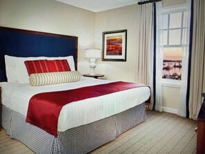 Room - Deluxe 2BR at Wyndham Long Wharf Resort -walk to downtown - 2.3 miles from Beach (Newport)