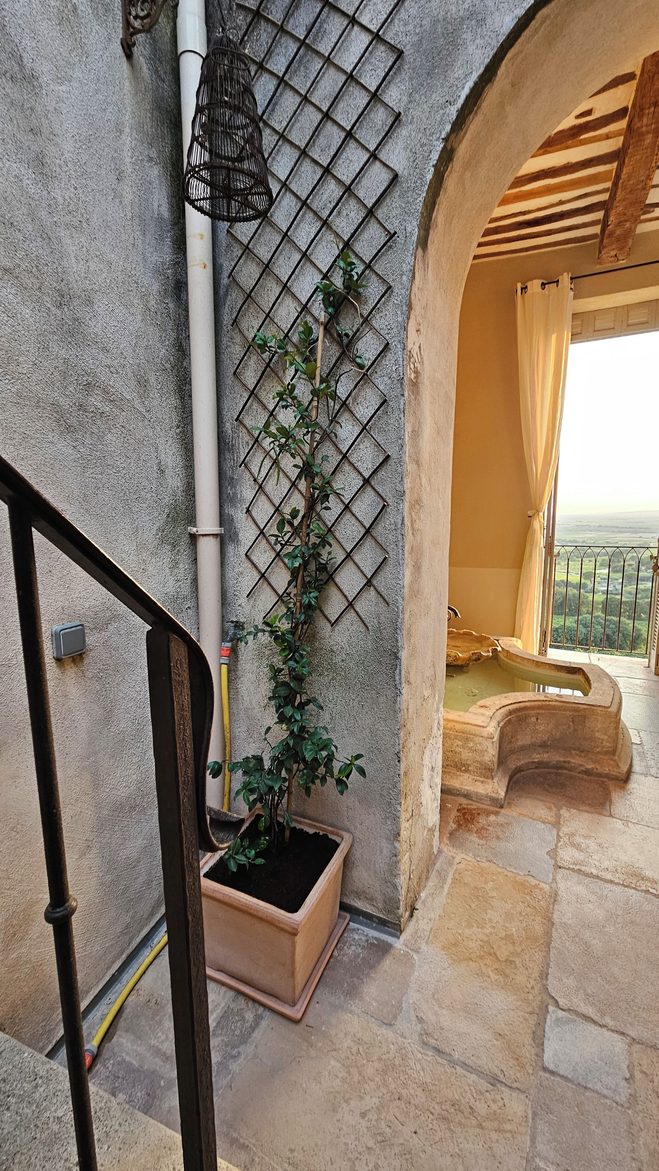 Outdoor spa tub