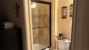 Bathroom - Stunning 3 bd home, in heart of Marco Island, 2 blocks from Marco Beach! (Marco Island)