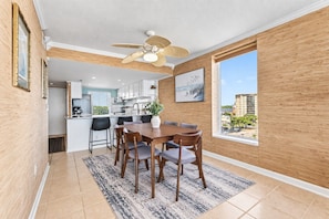 Dining - New / Beachfront Condo/ Pool/ Surfing/ EW 801 (Virginia Beach)