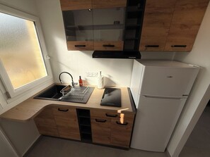 Private kitchen - Vrbo Property (Broons)