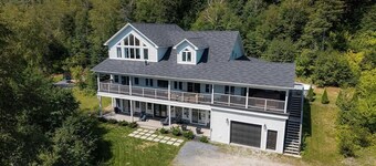 Luxurious 6BR Humber Valley Apex Chalet | Lake & Mountain Views, Hot Tub, Sauna