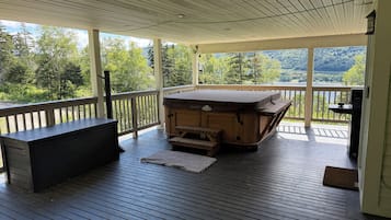 Bain à remous extérieur