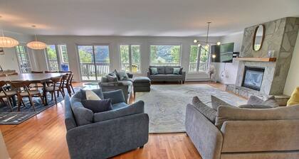 Luxurious 6BR Humber Valley Apex Chalet | Lake & Mountain Views, Hot Tub, Sauna