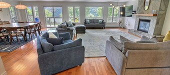 Luxurious 6BR Humber Valley Apex Chalet | Lake & Mountain Views, Hot Tub, Sauna