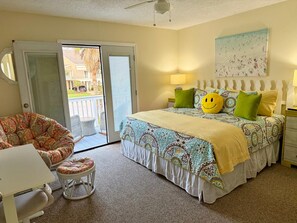 Iron/ironing board, WiFi, bed sheets - Welcome to Beach Blessing: steps from the water, stunning gulf views and perks (Galveston)