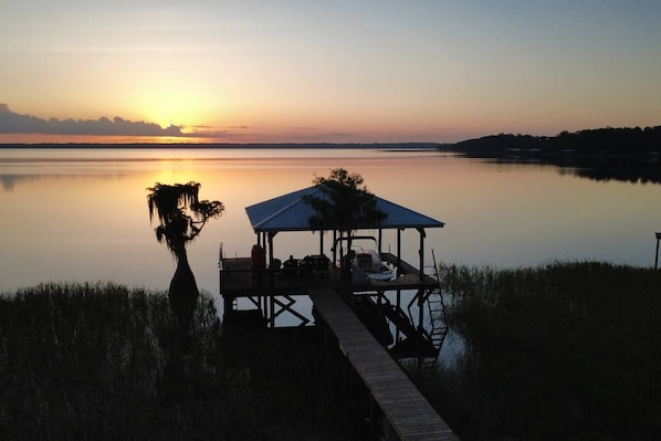 Unclassified image, 1 of 81, button - Gator Game Weekends | Lake Santa Fe + Private Dock (Melrose)