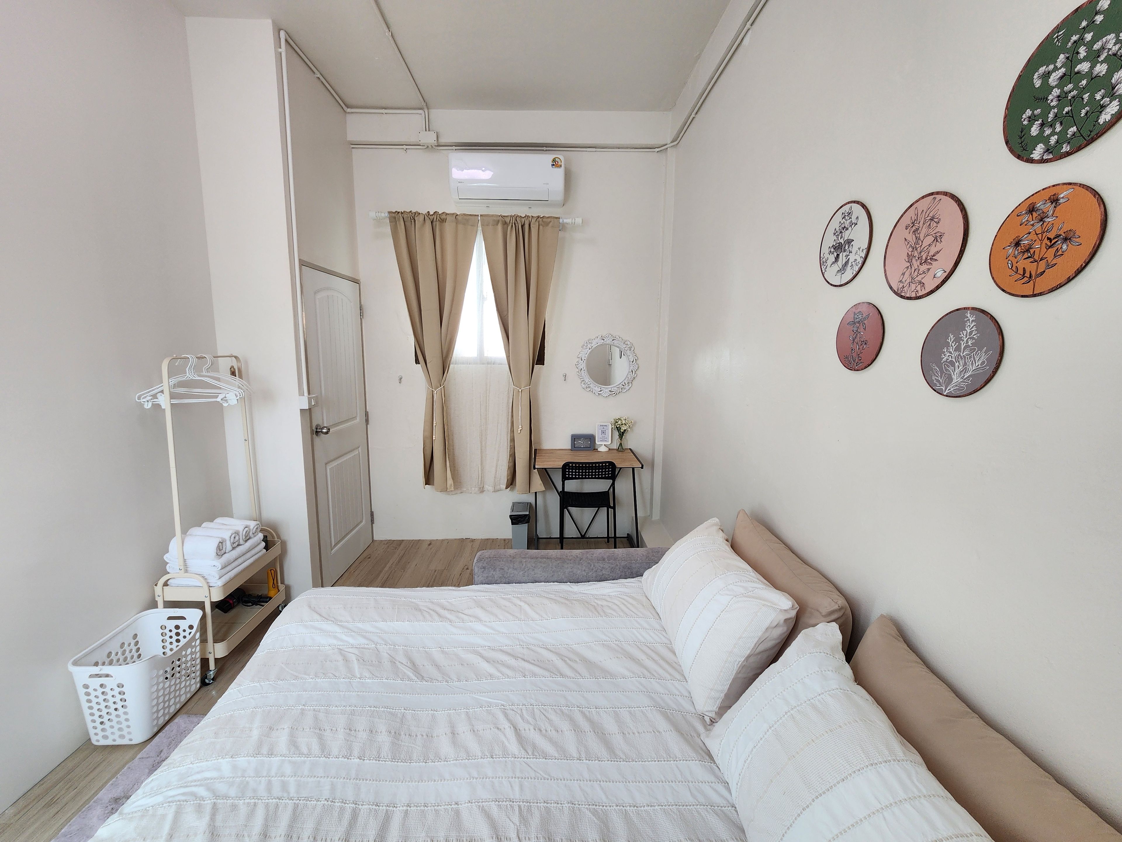 2 chambres, fer et planche à repasser, Wi-Fi, draps fournis