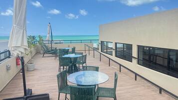 Apartment | Outdoor dining