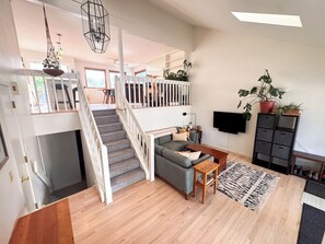 Living area - Infinite Weekend Escape - Quiet North Boulder Home (Boulder)