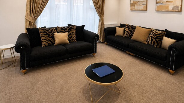 Living area - Modern 3-Bed Home Free Driveway Parking, Fast Wi-Fi (Ebbsfleet Valley)