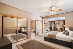 Room - 4-bedroom estate with 25 foot ceilings, formal salon and resort-style pool (Paradise Valley)