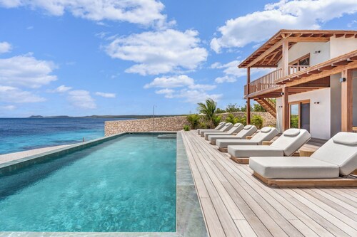 Luxury Oceanfront 5-Bedroom Villa with Private Pool | Bonaire