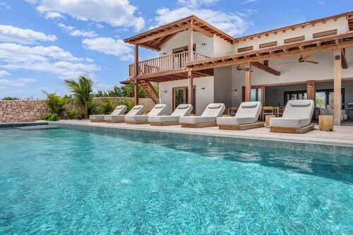 Luxury Oceanfront 5-Bedroom Villa with Private Pool | Bonaire