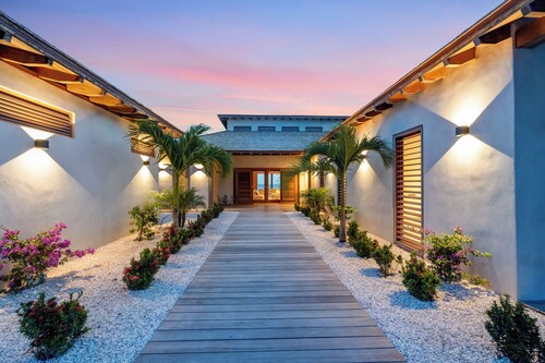 Luxury Oceanfront 5-Bedroom Villa with Private Pool | Bonaire