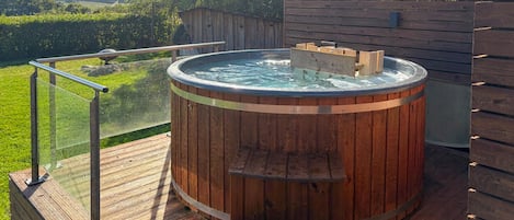 室外 SPA 浴池