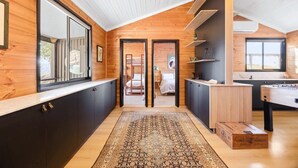 Room - Bella Vista High Country Retreat: Views, Firepit & Pets (Bonnie Doon)