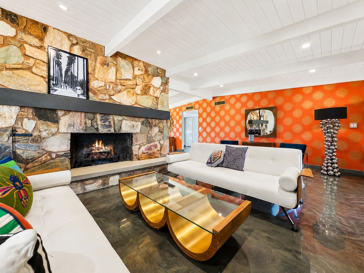 Smart TV, fireplace, offices