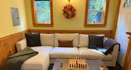 Your Cascade river retreat awaits
