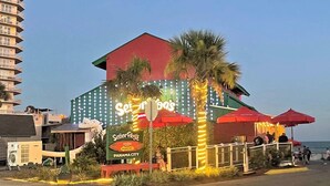 A building with a sign reading 'Senor Frog's Panama City.' - Cape Cod Retreat 601-Pool & Playground-Sleeps 8 (Panama City Beach)