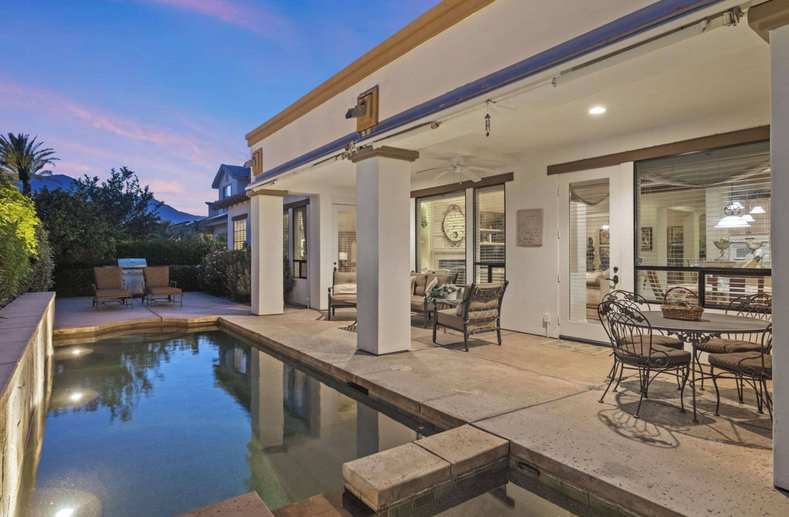 حمّام سباحة خارجي