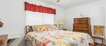 Classic Sun City Retreat | 2BR | Golf Course View