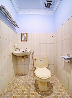 Standard-Doppelzimmer | Badezimmer