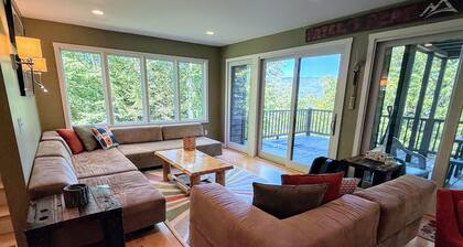 R10 True Ski-In/Ski-Out w/ ski room, theater room, Morse wood stove - Sleeps 14, Mtn Views