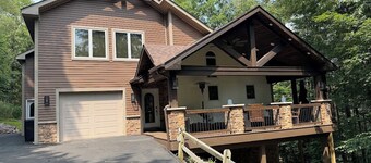 Luxury 5-bedroom Ski Home Steps from the Slopes