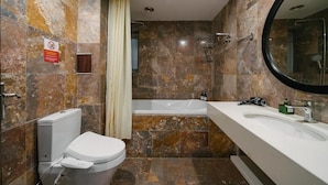Deluxe Apartment, City View | Bilik Mandi