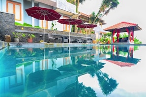 Hồ bơi