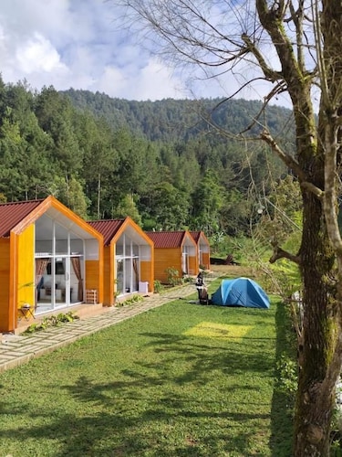Glamping Azalea Tawangmangu