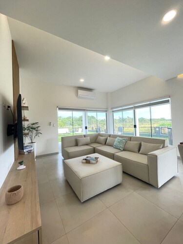 Cozy 3-bedroom house in pleasant Mar Adentro, Santa Cruz , Bolivia
 with AC