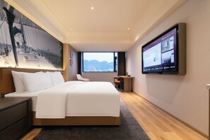 Phòng đôi phong cách cổ điển, quang cảnh sông | Chăn bông, minibar với thức uống miễn phí, bàn 