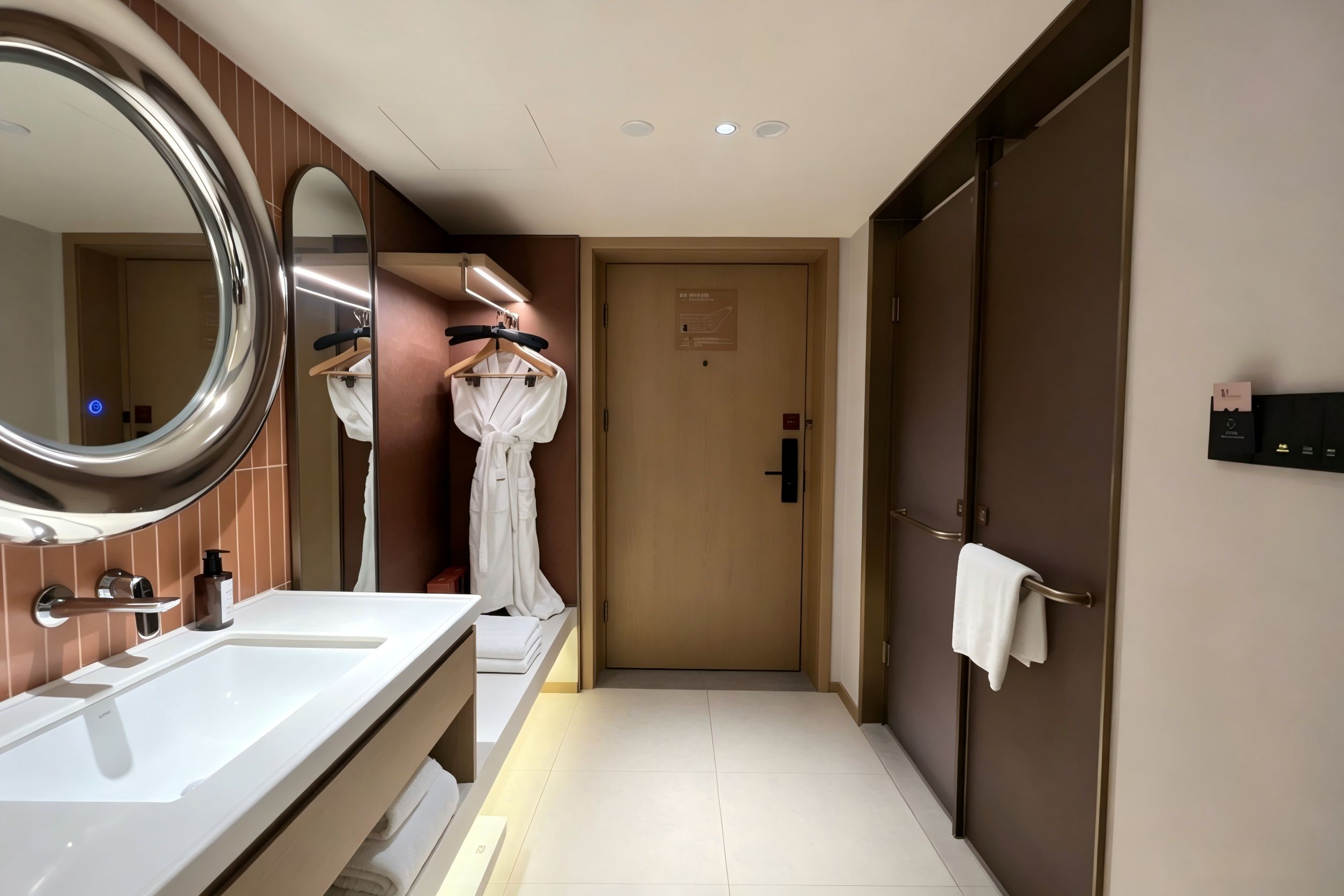 Classic Double Room, River View | Bathroom | Shower, hair dryer, slippers, towels