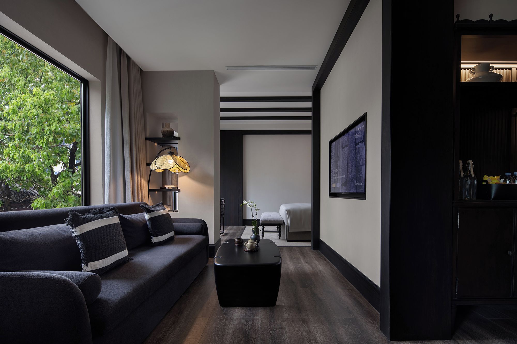 Suite, City View | Living area
