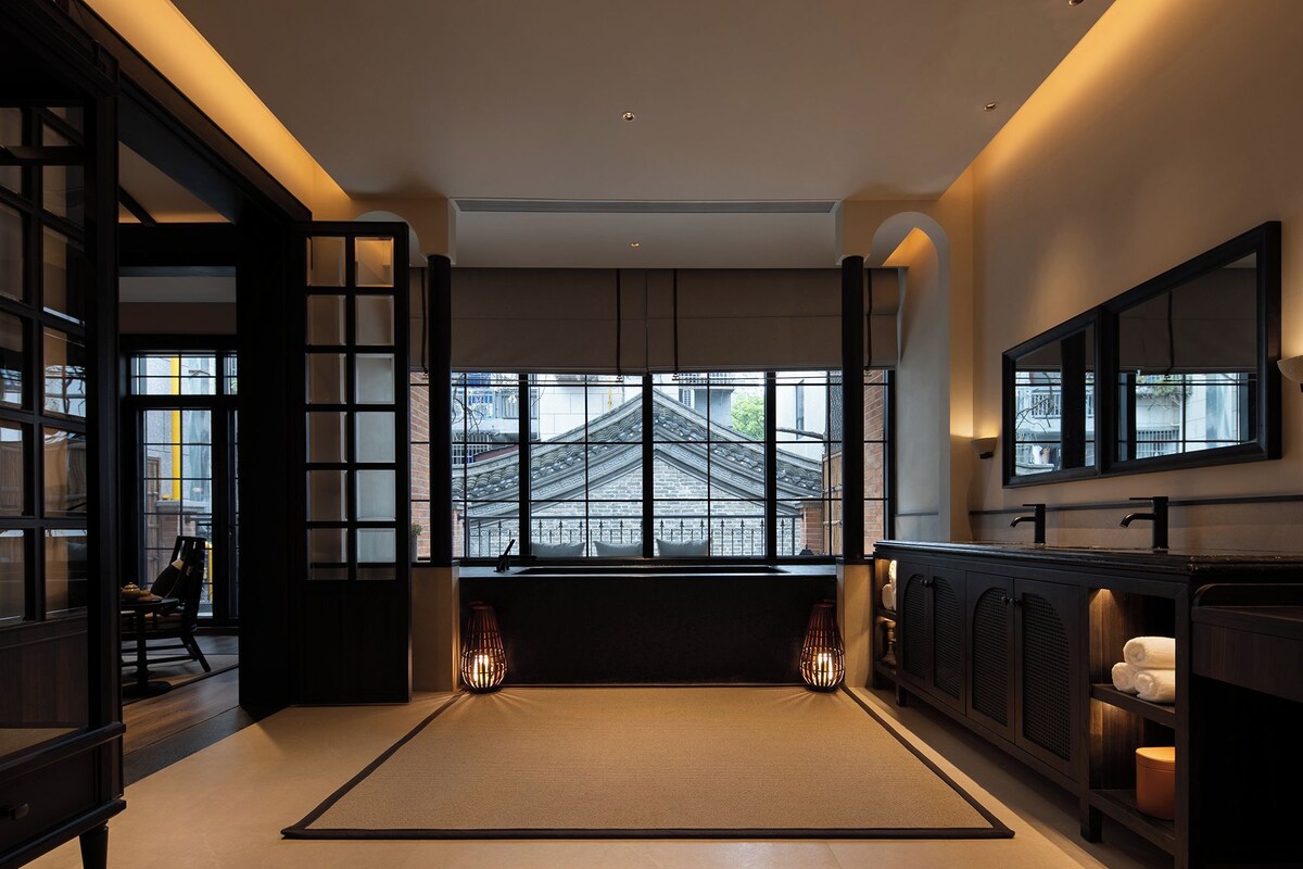 Suite, Patio, Courtyard View | Lobby
