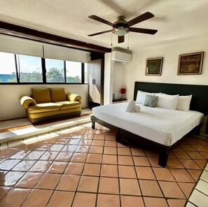 Iron/ironing board, Internet, bed sheets - House next to the beach in the hotel zone (Cancún)