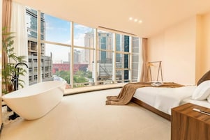 Habitación Deluxe doble, vistas a la ciudad | Escritorio, sistema de insonorización, wifi gratis