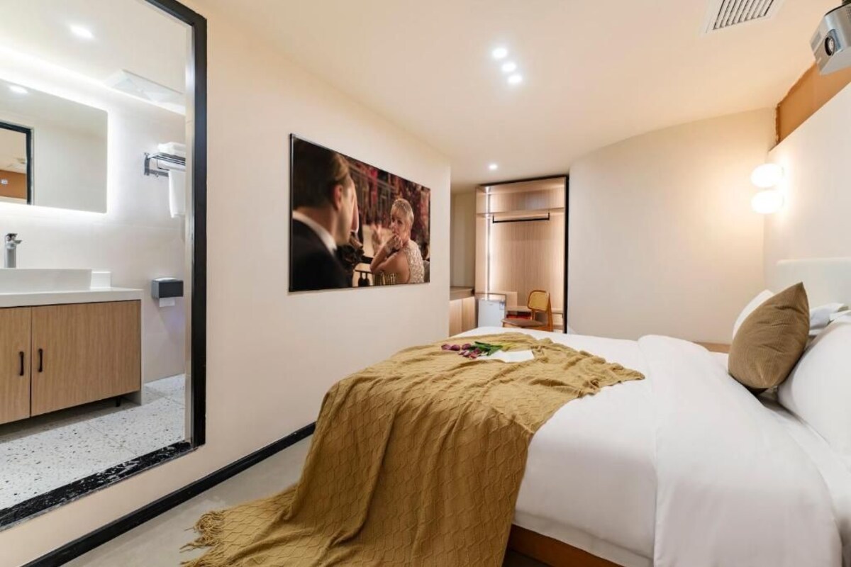 Economy Double Room | Meja, kalis bunyi, Wi-fi percuma 