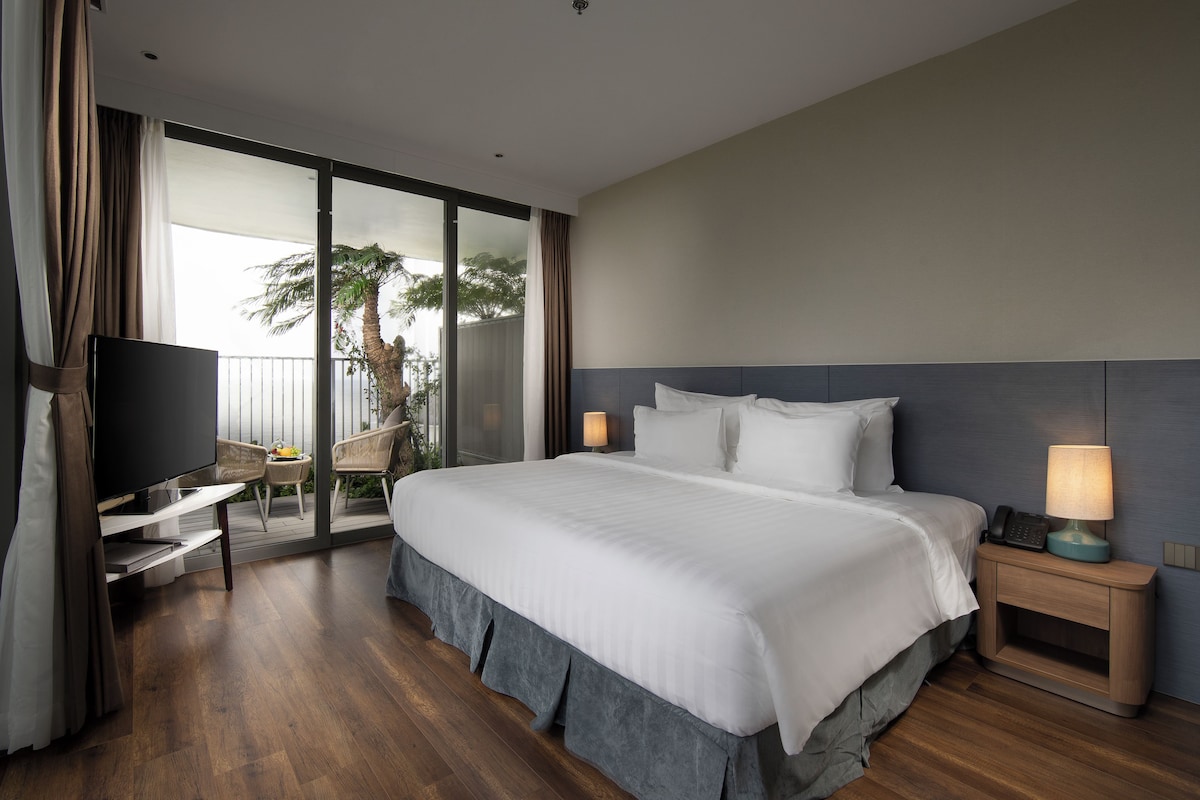 Apartemen Premier, balkon, pemandangan laut | Meja kerja dan Wi-Fi gratis