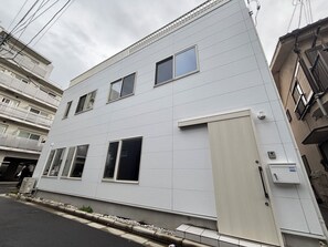 Exterior detail - Numabukuro Guest House (nakanoku numabukuro)