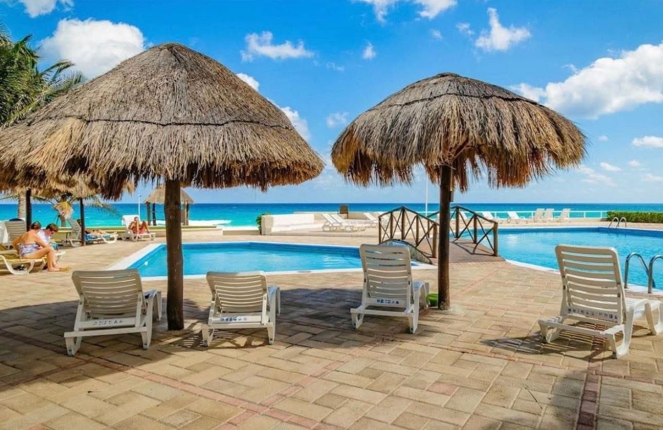 Luxury Oceanfront Suite with Jacuzzi