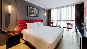 Deluxe-Suite, Stadtblick | Zimmersafe, kostenloses WLAN