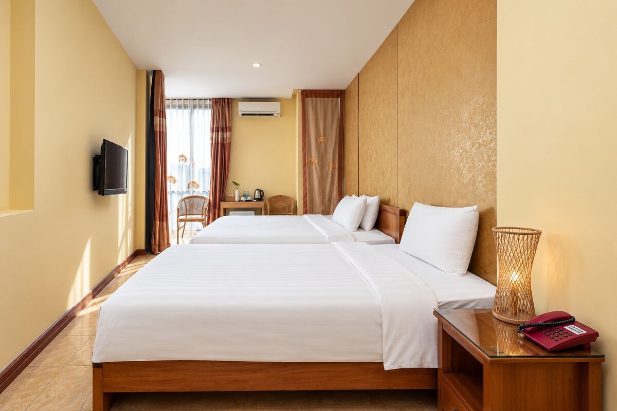 Superior Triple Room, City View | Peti besi dalam bilik, Wi-fi percuma 