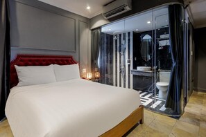 Deluxe Double Room, City View | Bilik Mandi | Selipar 
