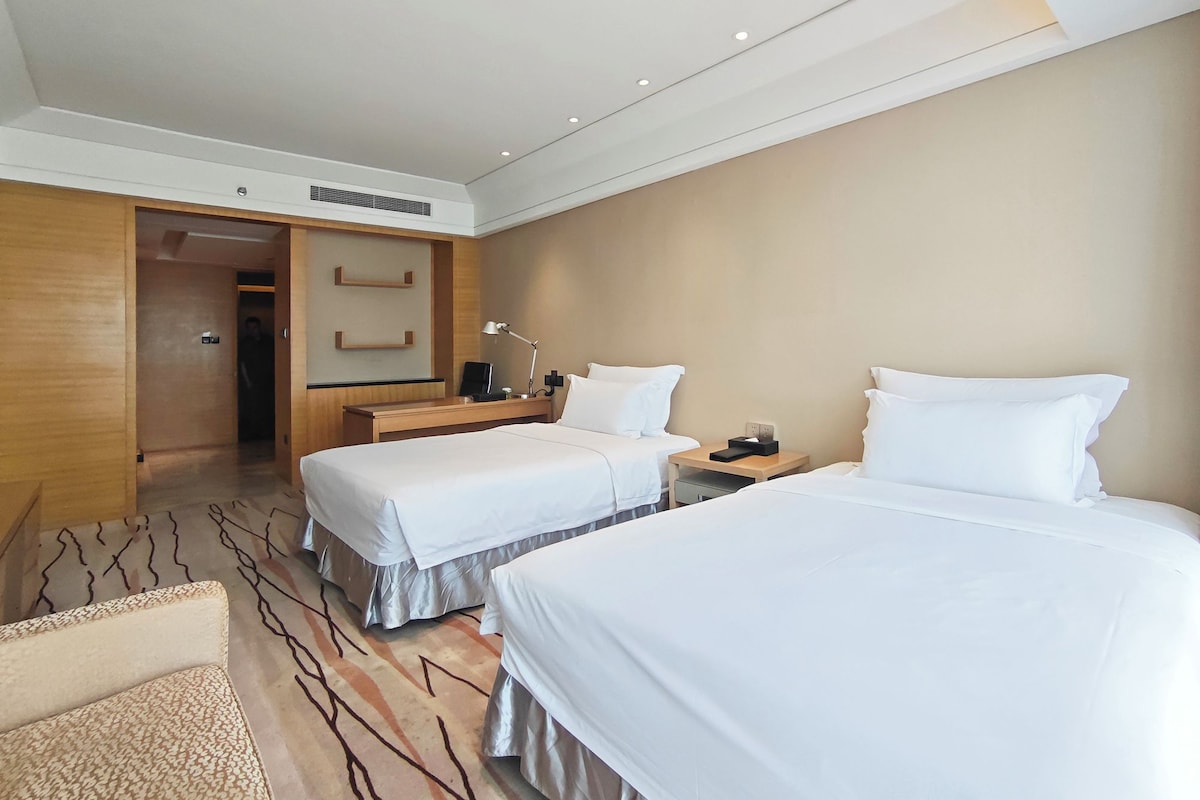 In-room safe, desk, laptop workspace, blackout curtains